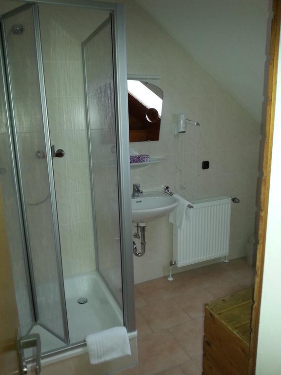 Brucker Gaestehaus Furstenfeldbruck Ruang foto