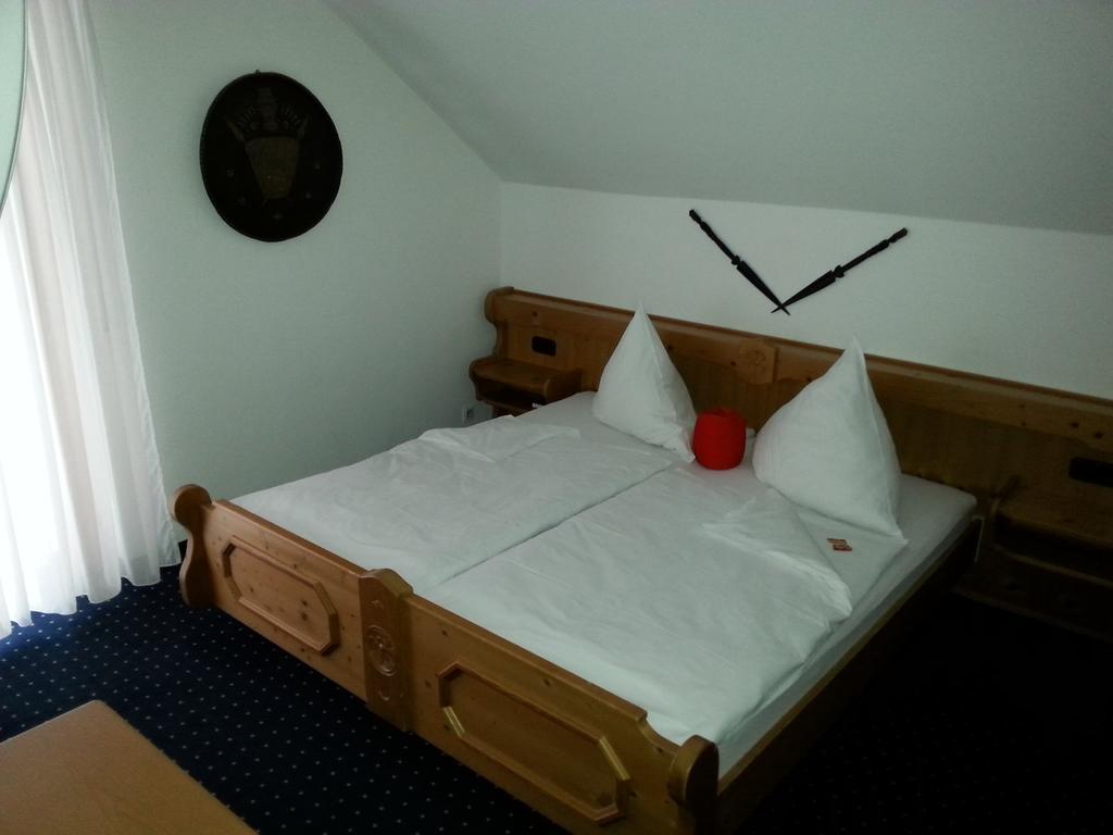Brucker Gaestehaus Furstenfeldbruck Ruang foto